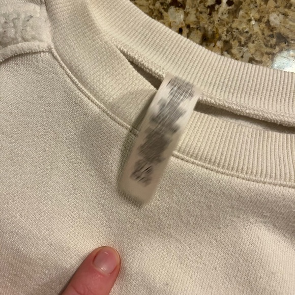 ALO Yoga White Sweatshirt - Picture 9 of 9